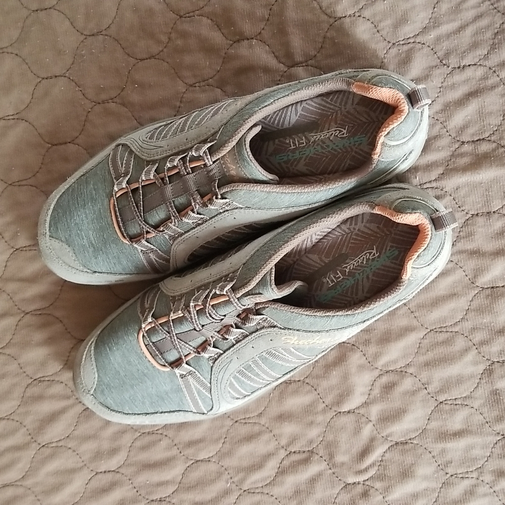 Sketchers shoes